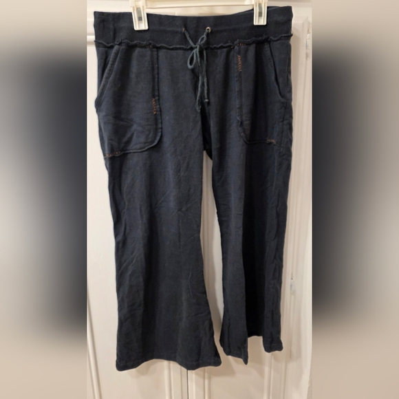 Pants - Women's Black Wide Leg Active Wear Pants ~ Size Large